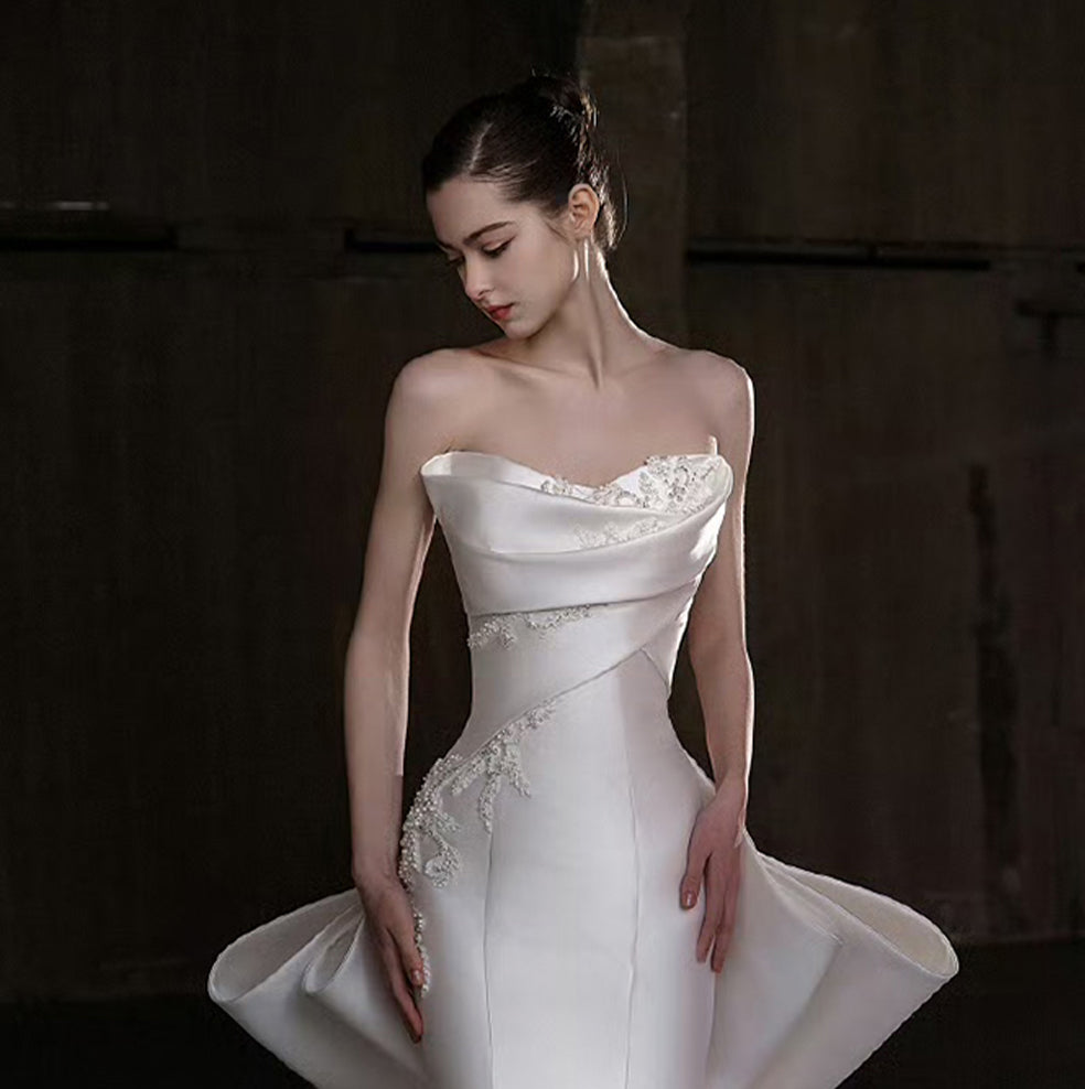 Fitted Bridal Gowns - Bella Luna Gowns