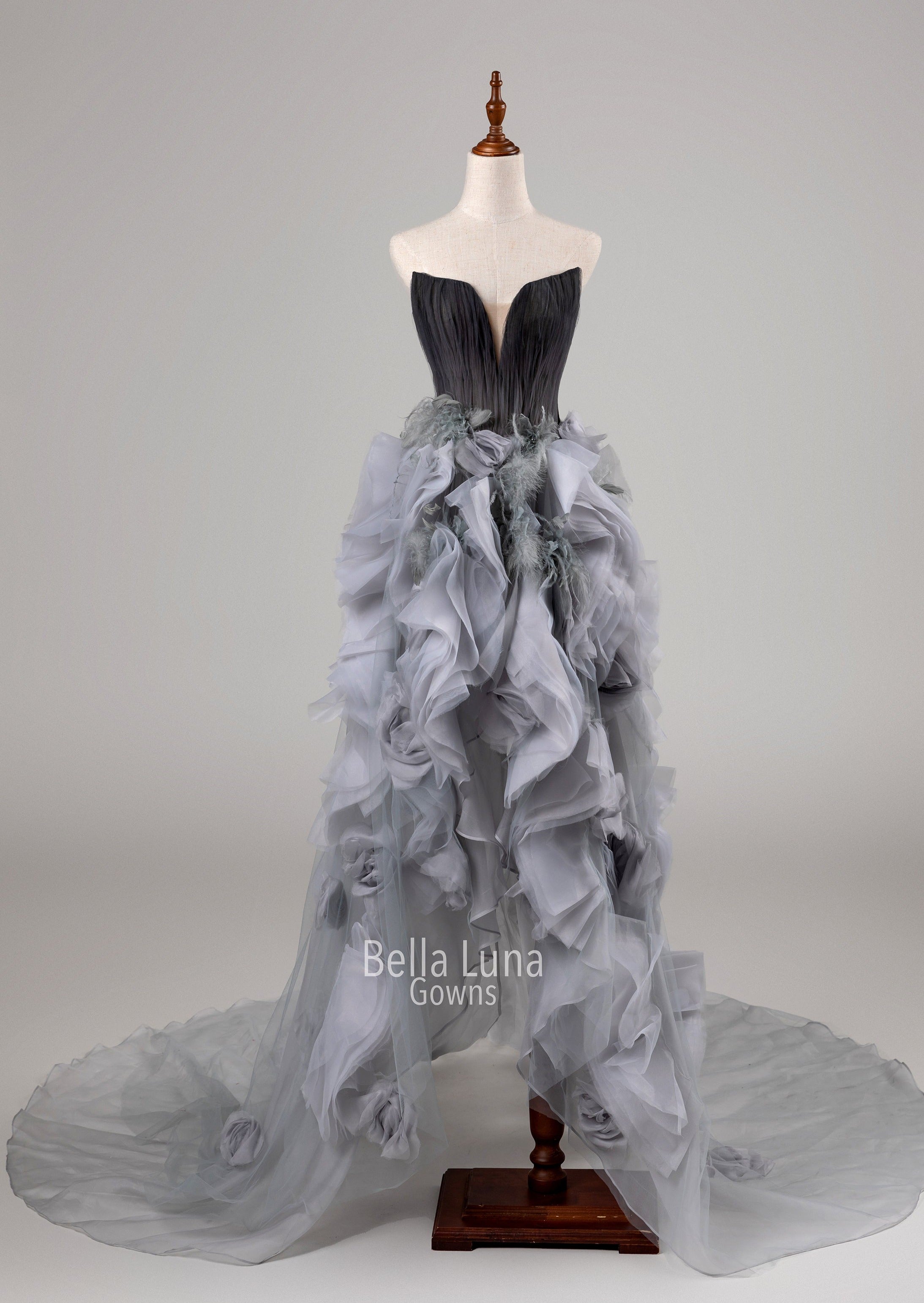 VIP969 - Bella Luna Gowns