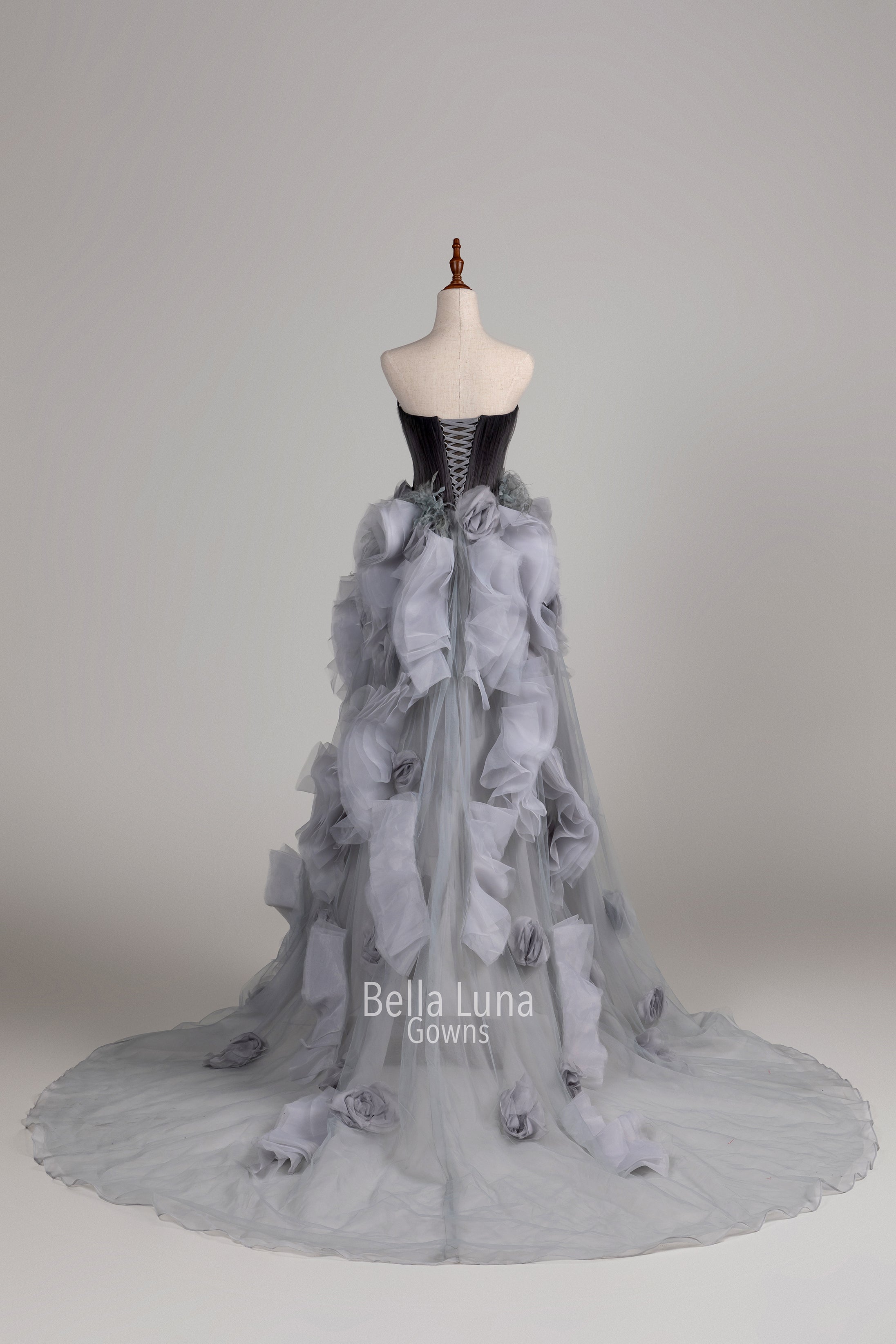 VIP969 - Bella Luna Gowns