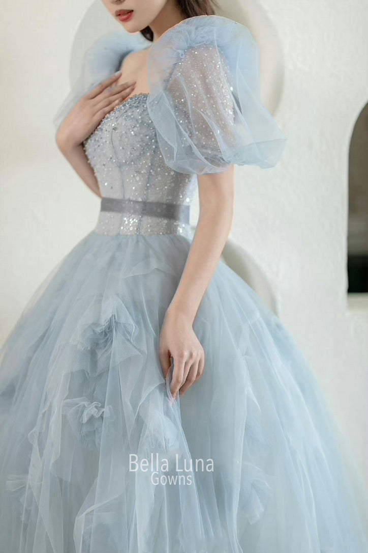 VIP696 - Bella Luna Gowns