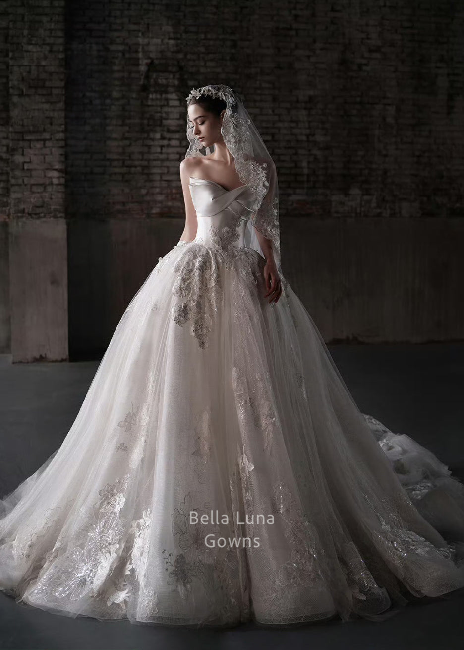 WS1080 - Bella Luna Gowns