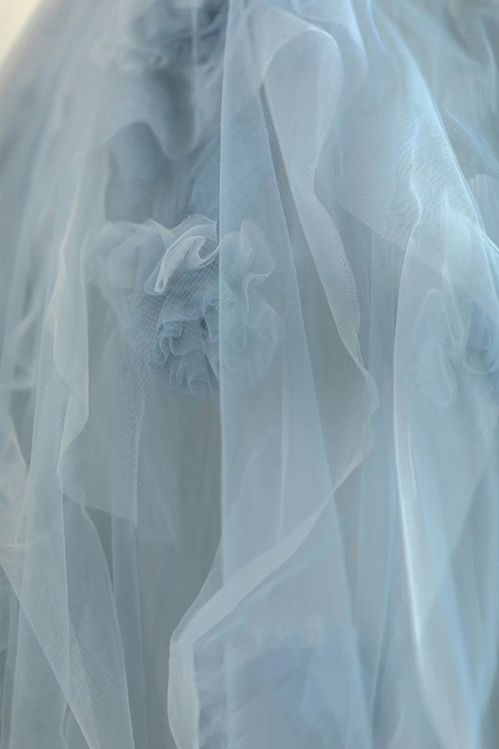 VIP696 - Bella Luna Gowns