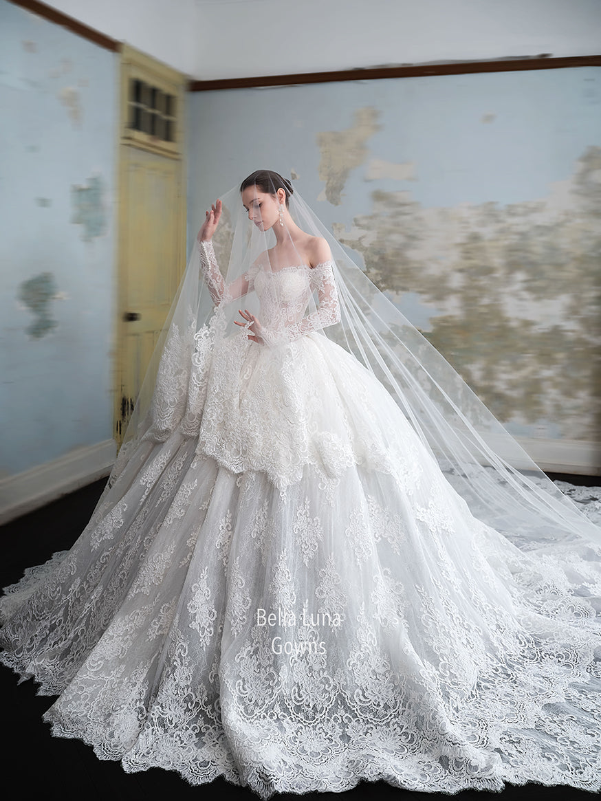 VIPCS33 - Bella Luna Gowns