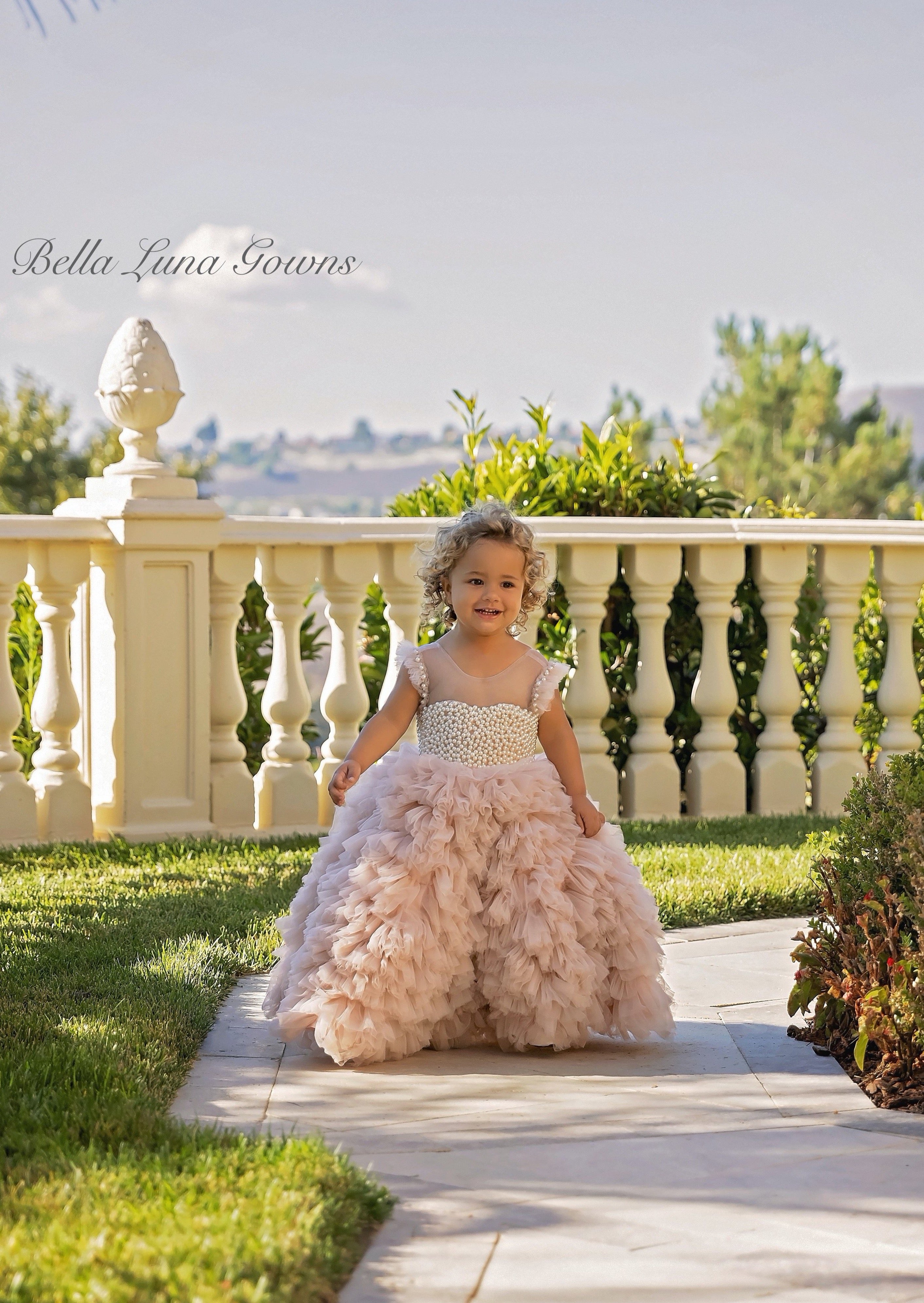 Babelicious - Bella Luna Gowns