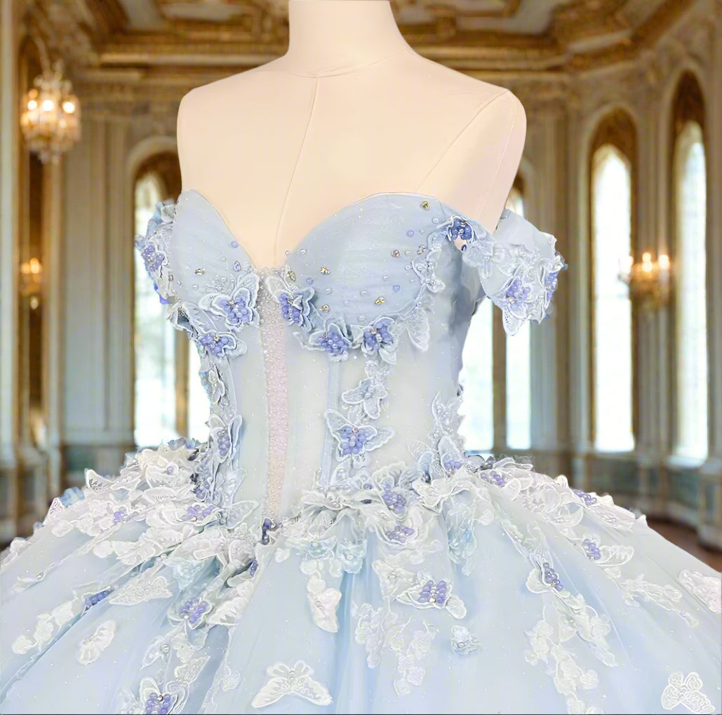 PR015 - Bella Luna Gowns