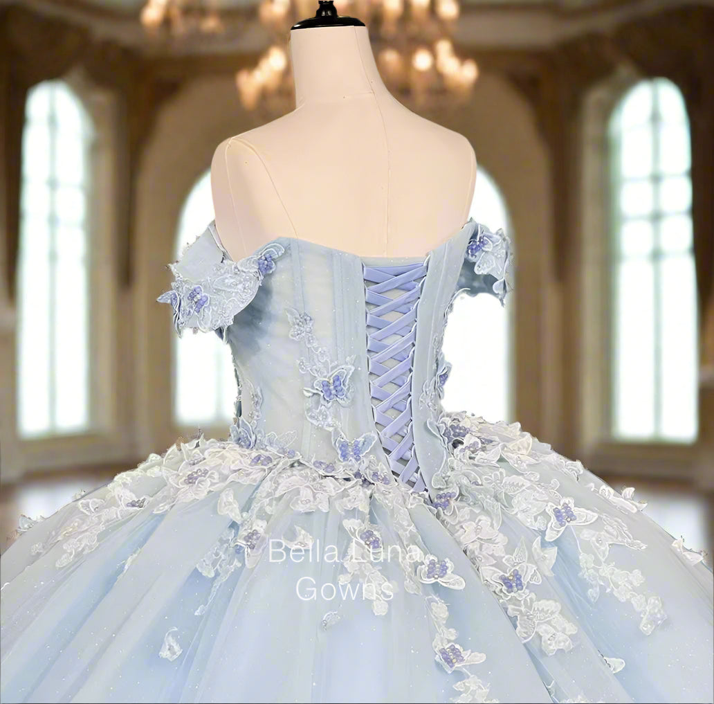 PR015 - Bella Luna Gowns
