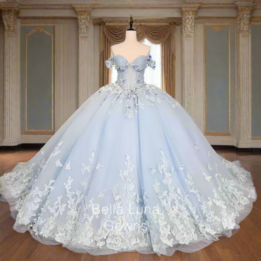PR015 - Bella Luna Gowns