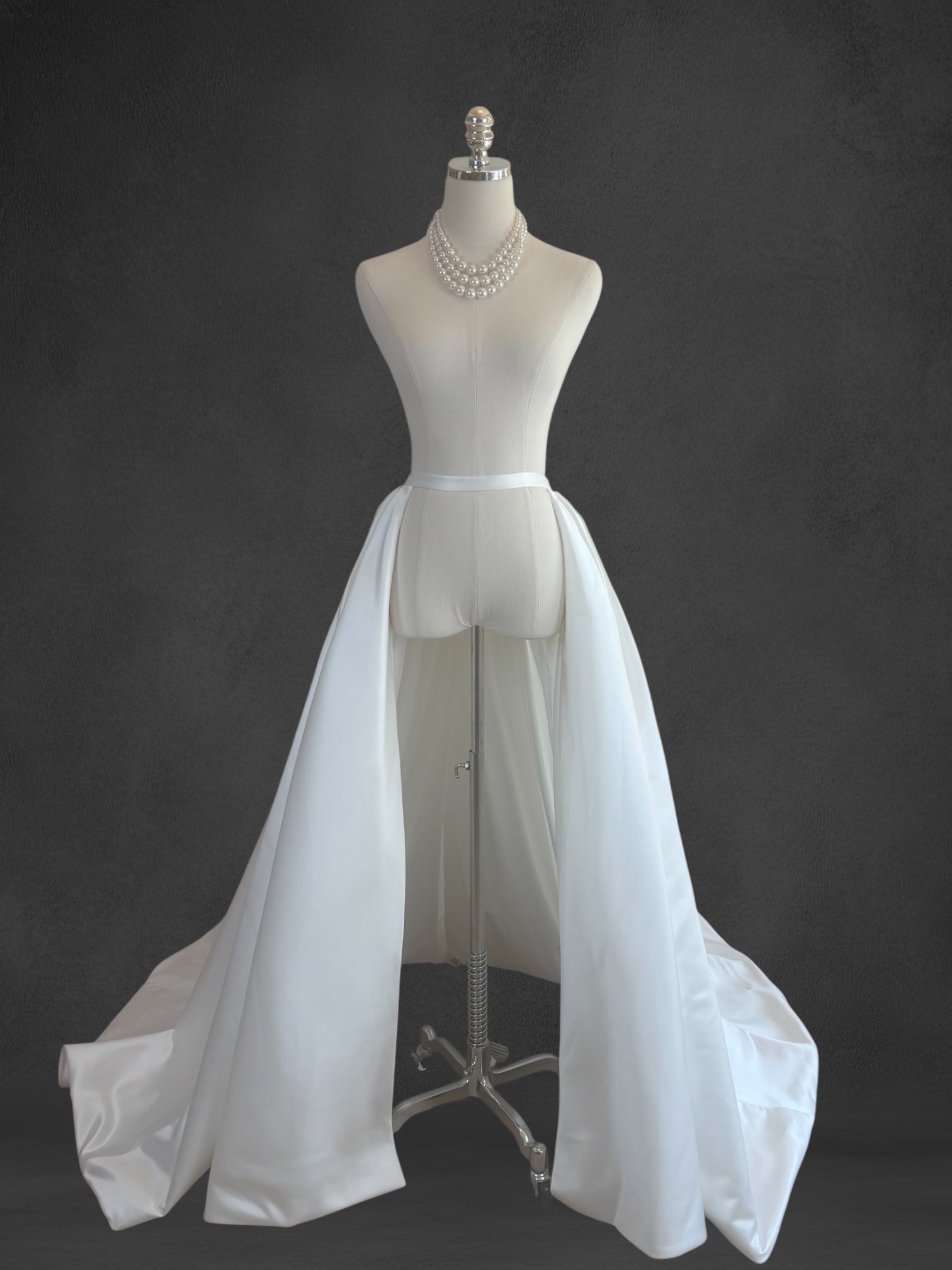 Vespera Removable Overskirt